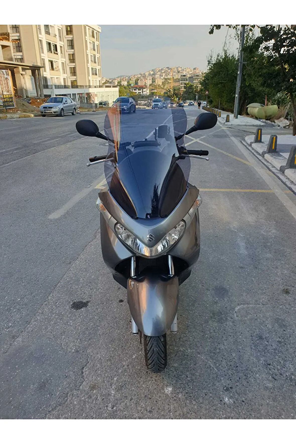 Suzuki Burgman UH 200 Siperlik Ön Cam 2006 2013 Model 61cm Açıkfüme Renkli 4mm