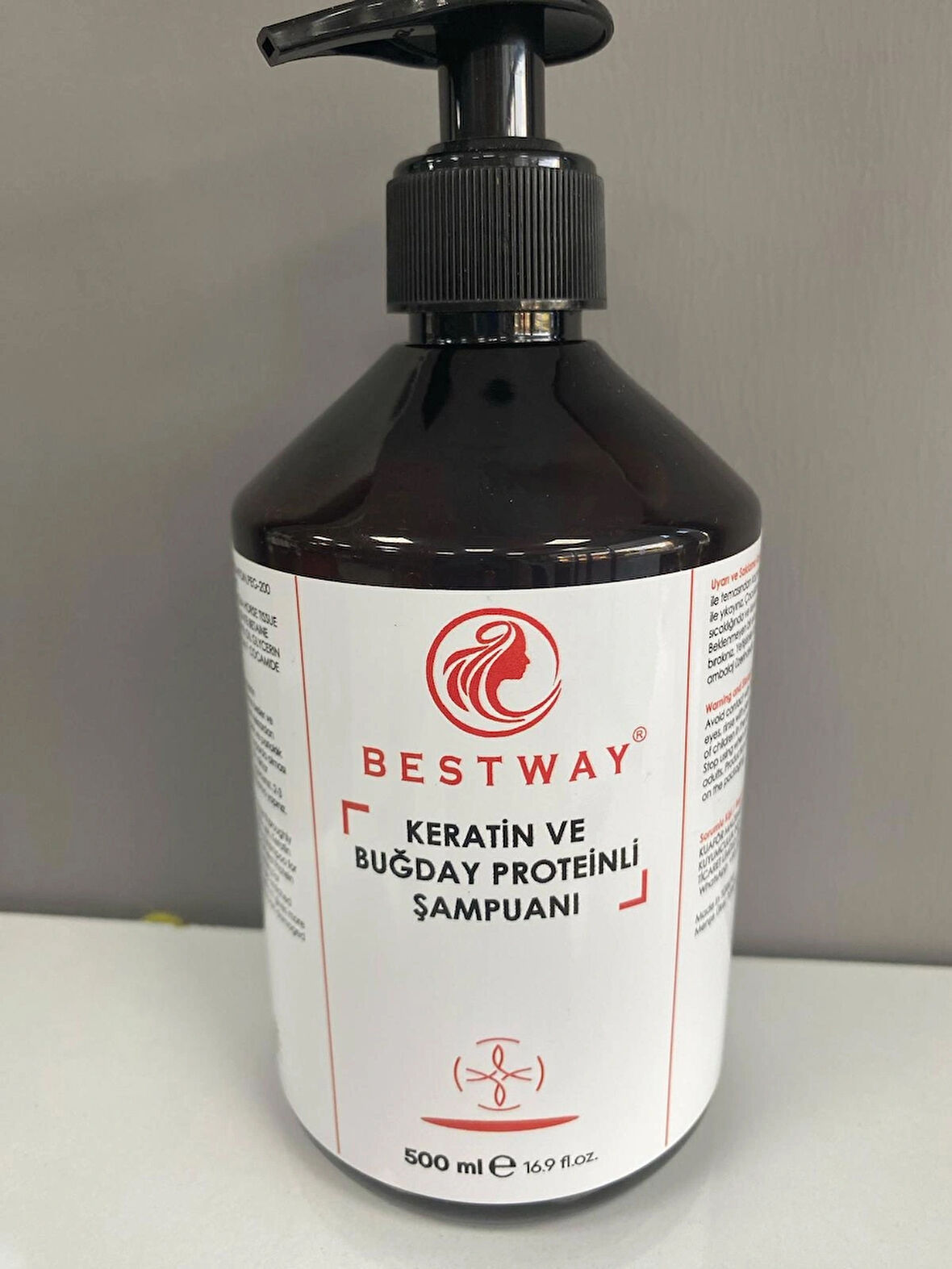 KERATİN VE BUĞDAY PROTEiNLİ ŞAMPUANI