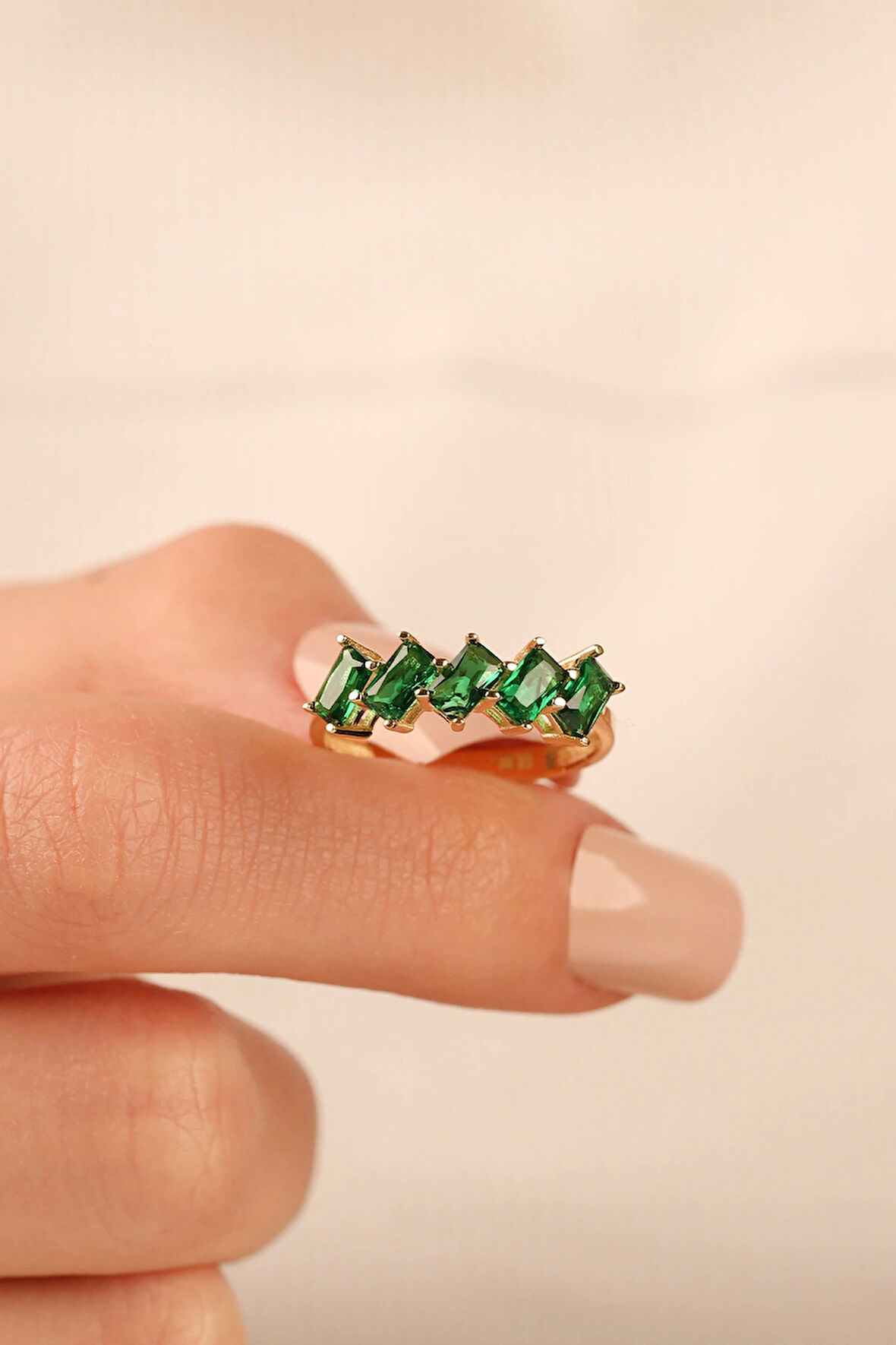 Yeşil Renkli Beştaş Altın Yüzük by002