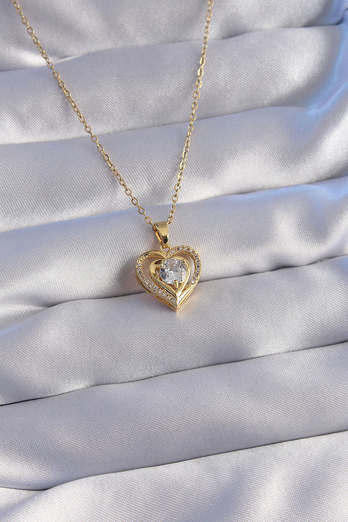 Buyers Butik 316L Çelik Zincir Gold Renk Zirkon Taşlı Kalp Kolye