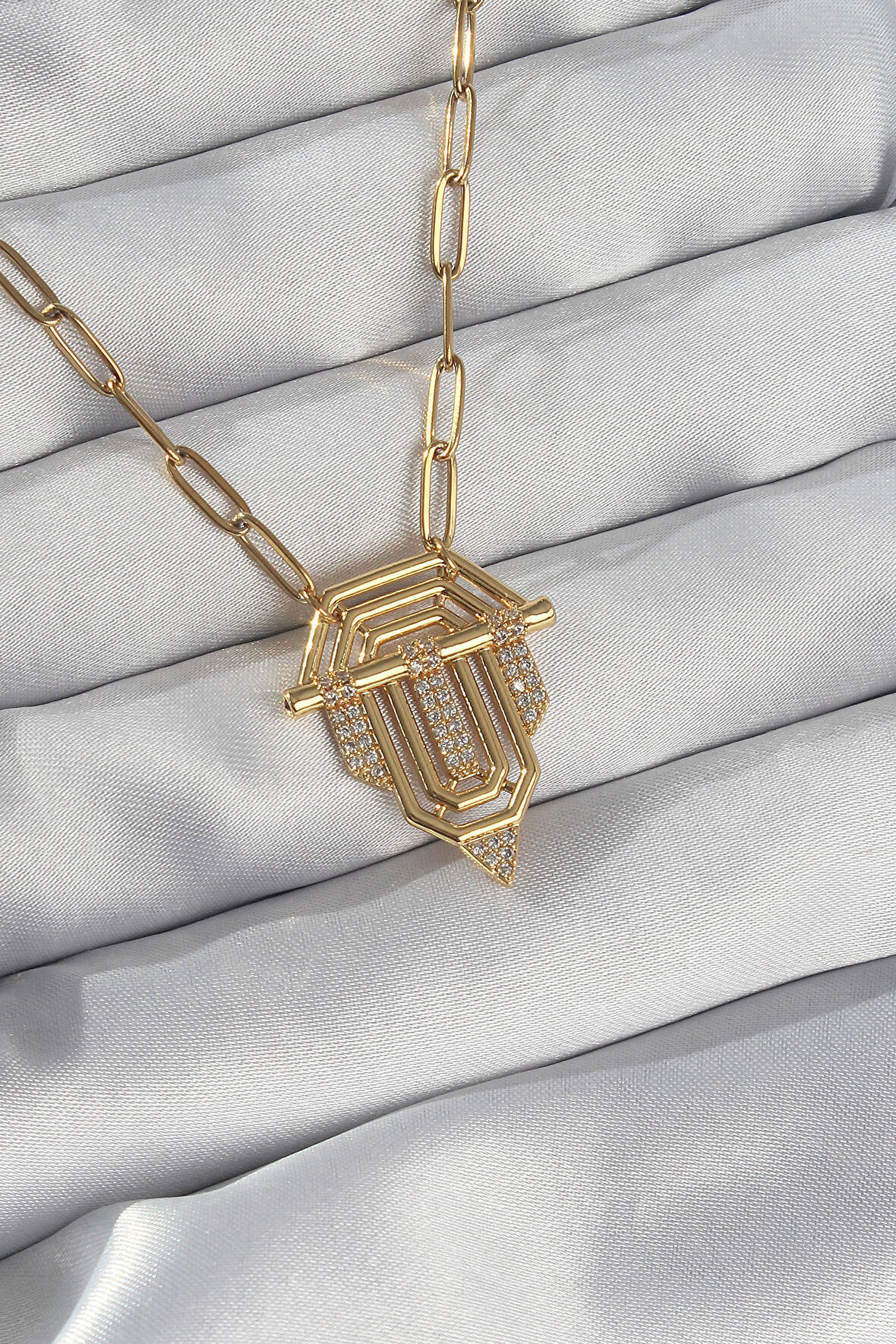 Buyers Butik 316L Çelik Zincir Gold Renk Zirkon Taşlı Serenay Kolyesi