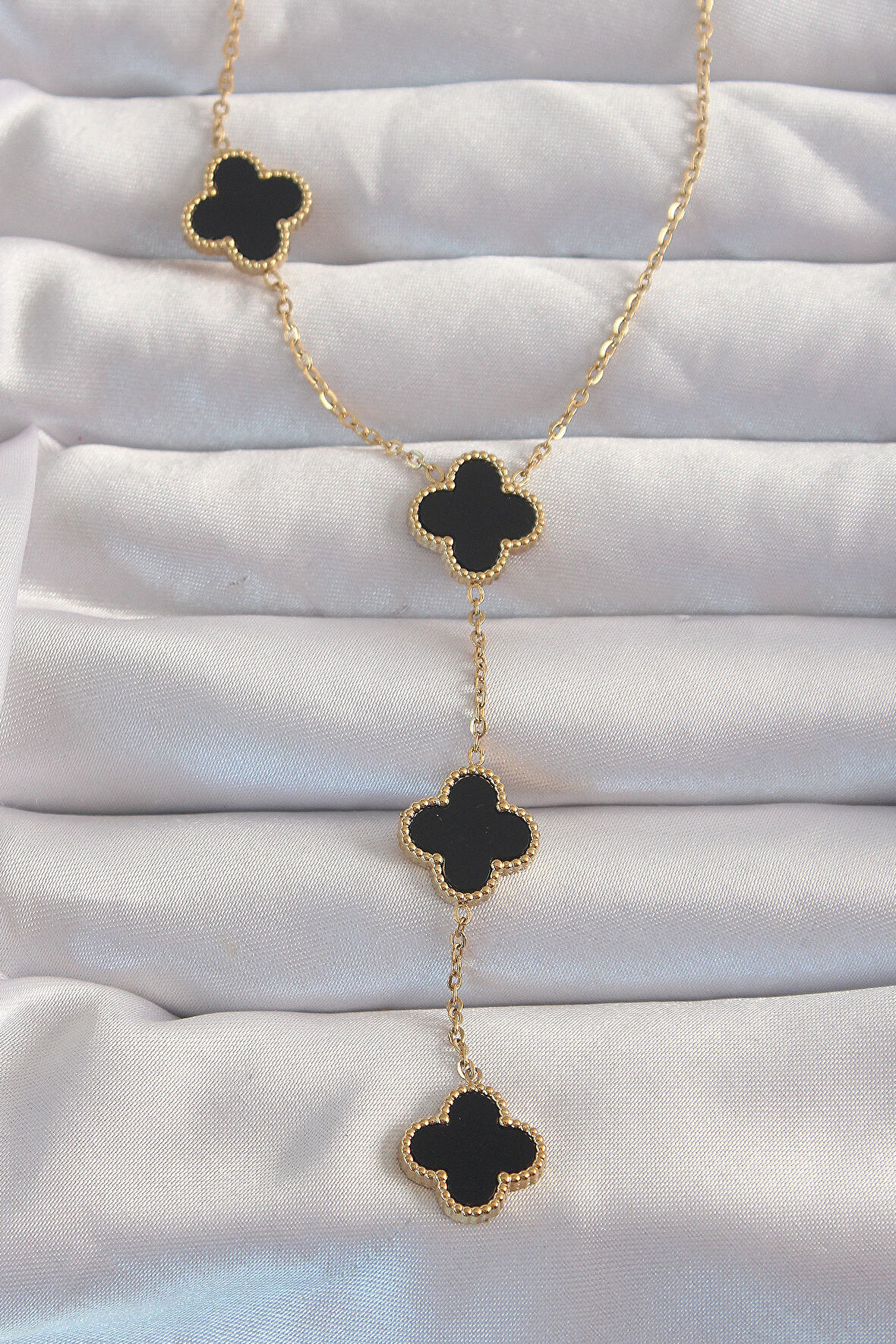 Buyers Butik 316L Çelik Gold Renk Mineli Sallantılı Zincir Yonca Kolye