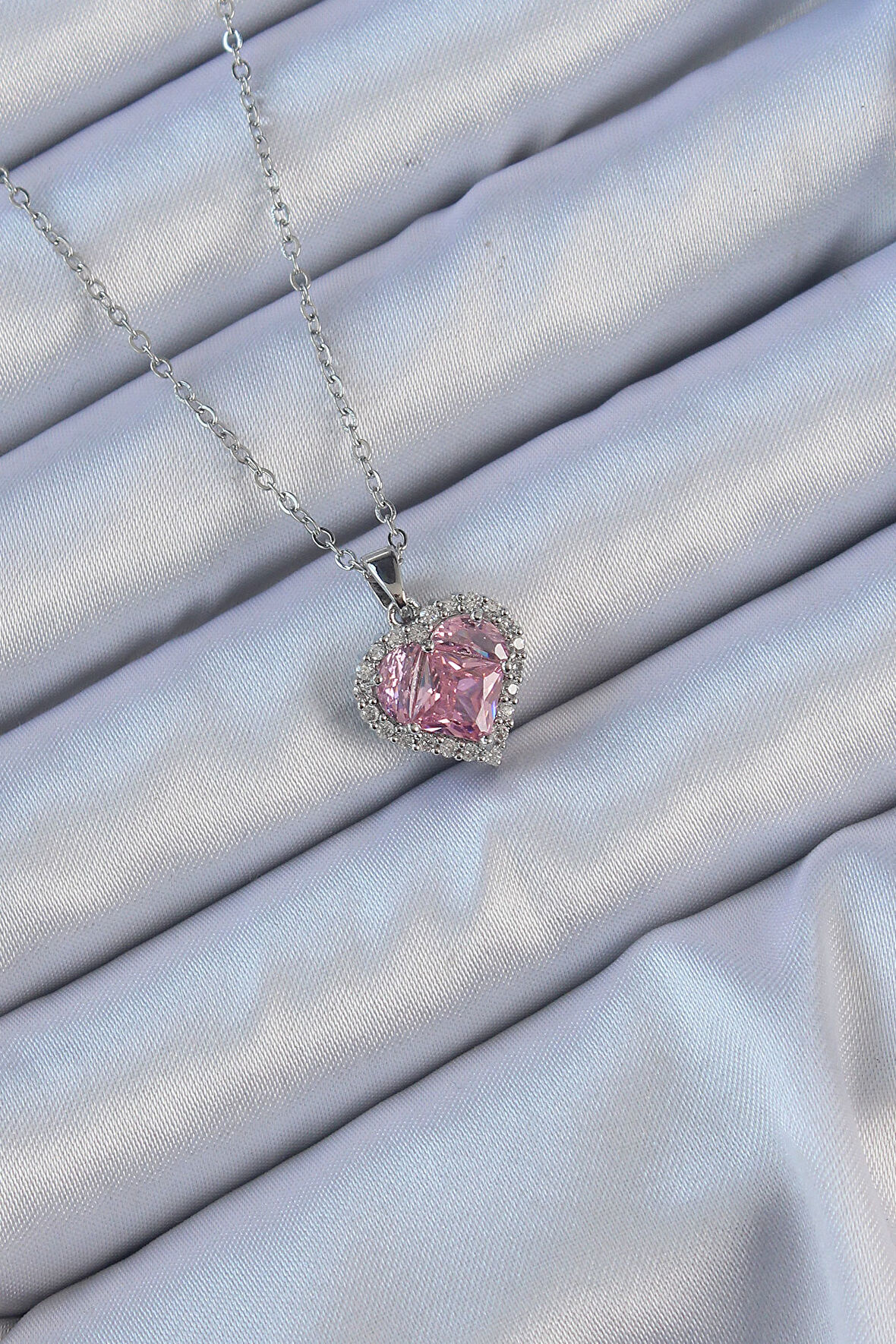 Buyers Butik 316L Çelik Zincir Gümüş Renk Pembe Zirkon Taşlı Kalp Kolye