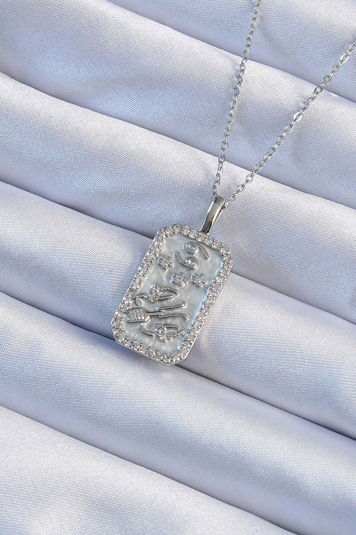 Buyers Butik 316L Çelik Zincir Gümüş Renk Zirkon Taşlı Çerçeveli Tarot Kolye