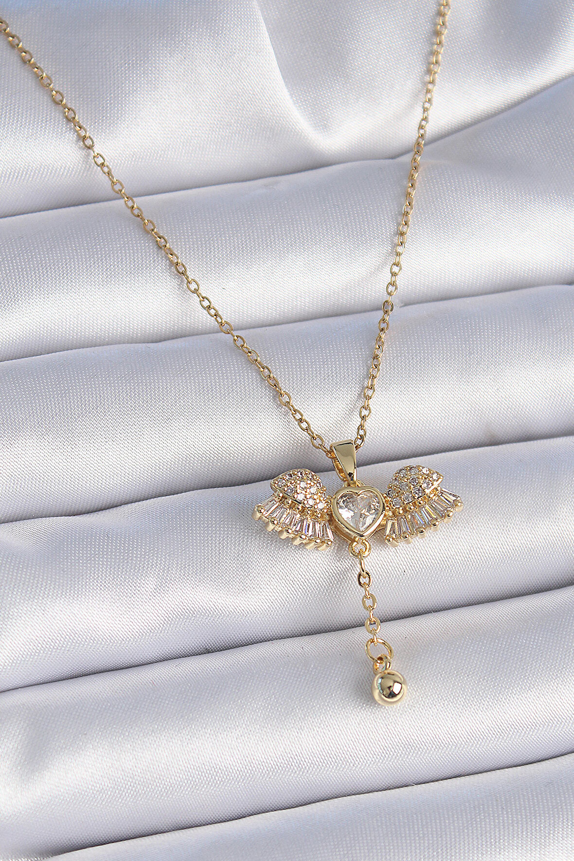 Buyers Butik 316L Çelik Zincir Gold Renk Zirkon Taşlı Kanat Model Sallantı Detay Kadın Kolye