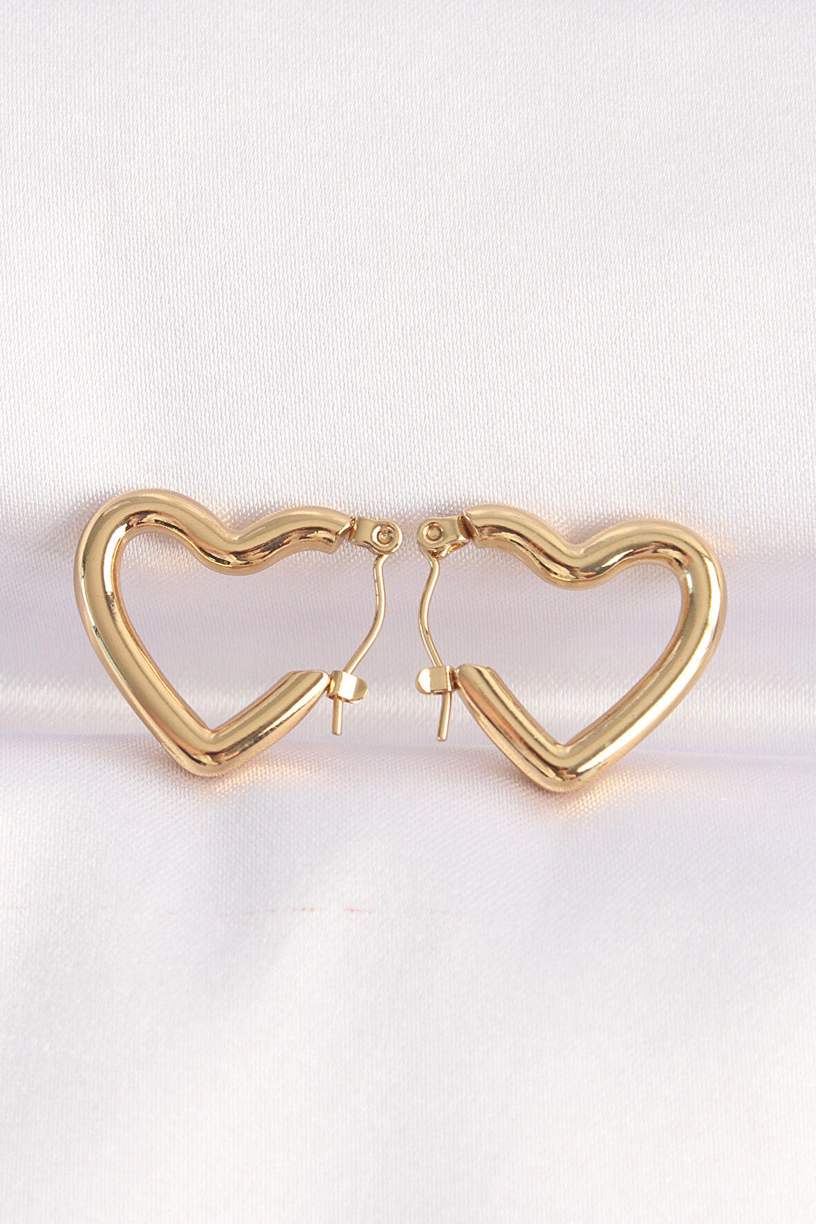 Buyers Butik 316L Çelik Gold Renk Kalp Küpe