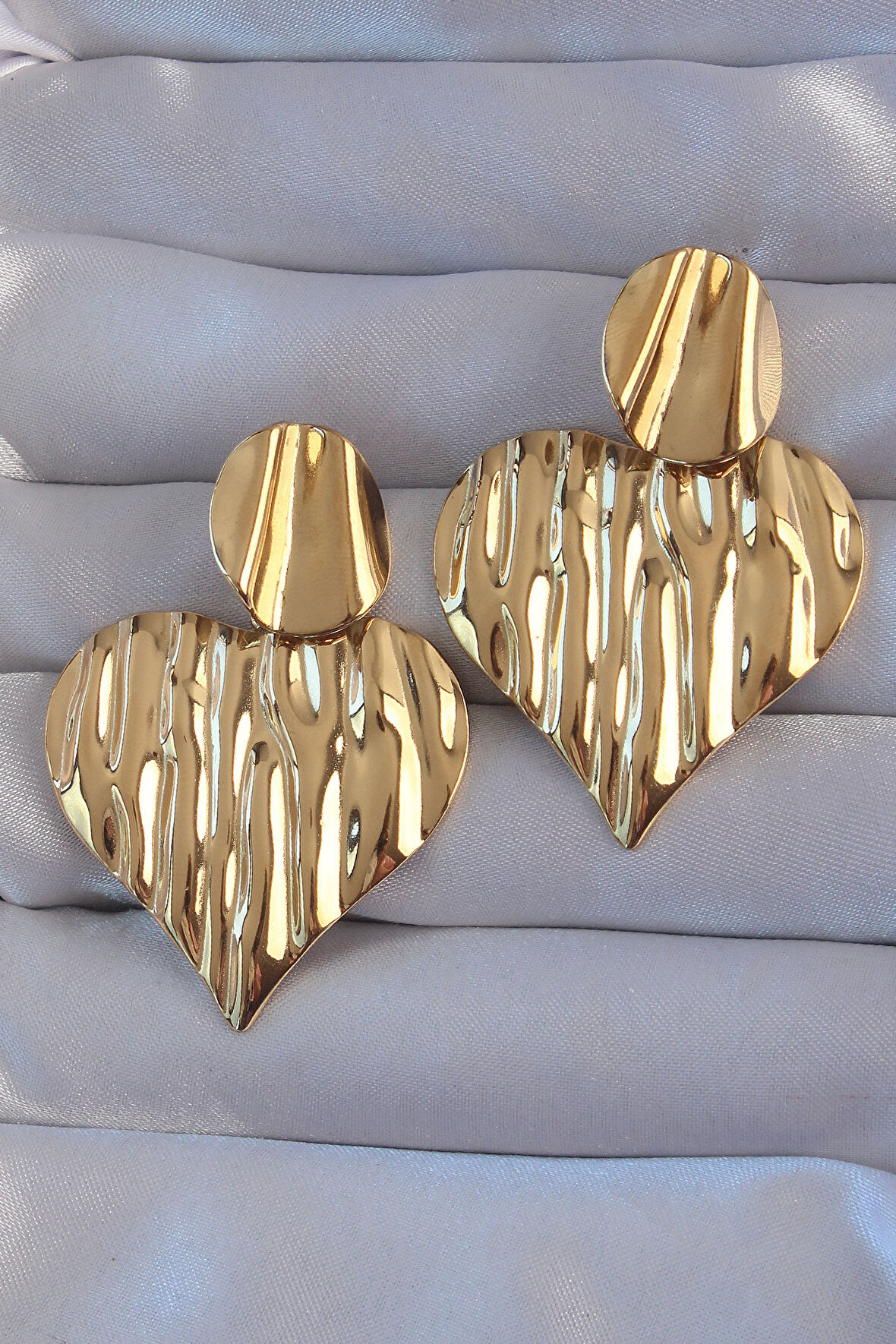 Buyers Butik 316L Çelik Gold Renk Ezme Kalp Küpe