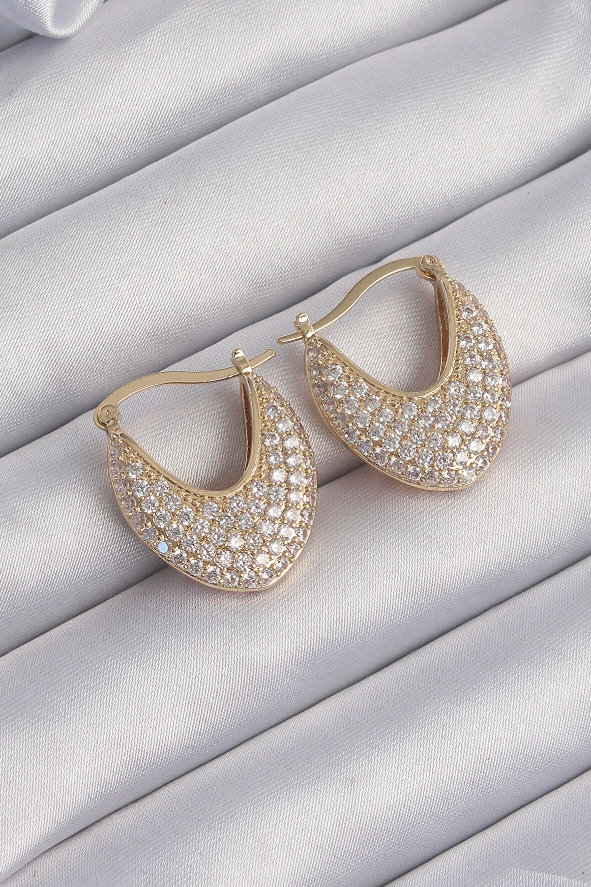 Buyers Butik Pirinç Gold Renk Zirkon Taşlı Badem Model Küpe