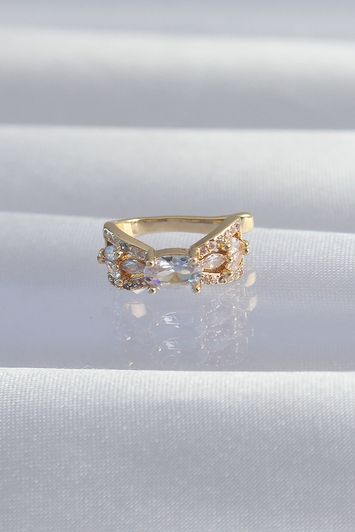 Buyers Butik Pirinç Gold Renk Zirkon Taş Kaplama Earcuff Küpe