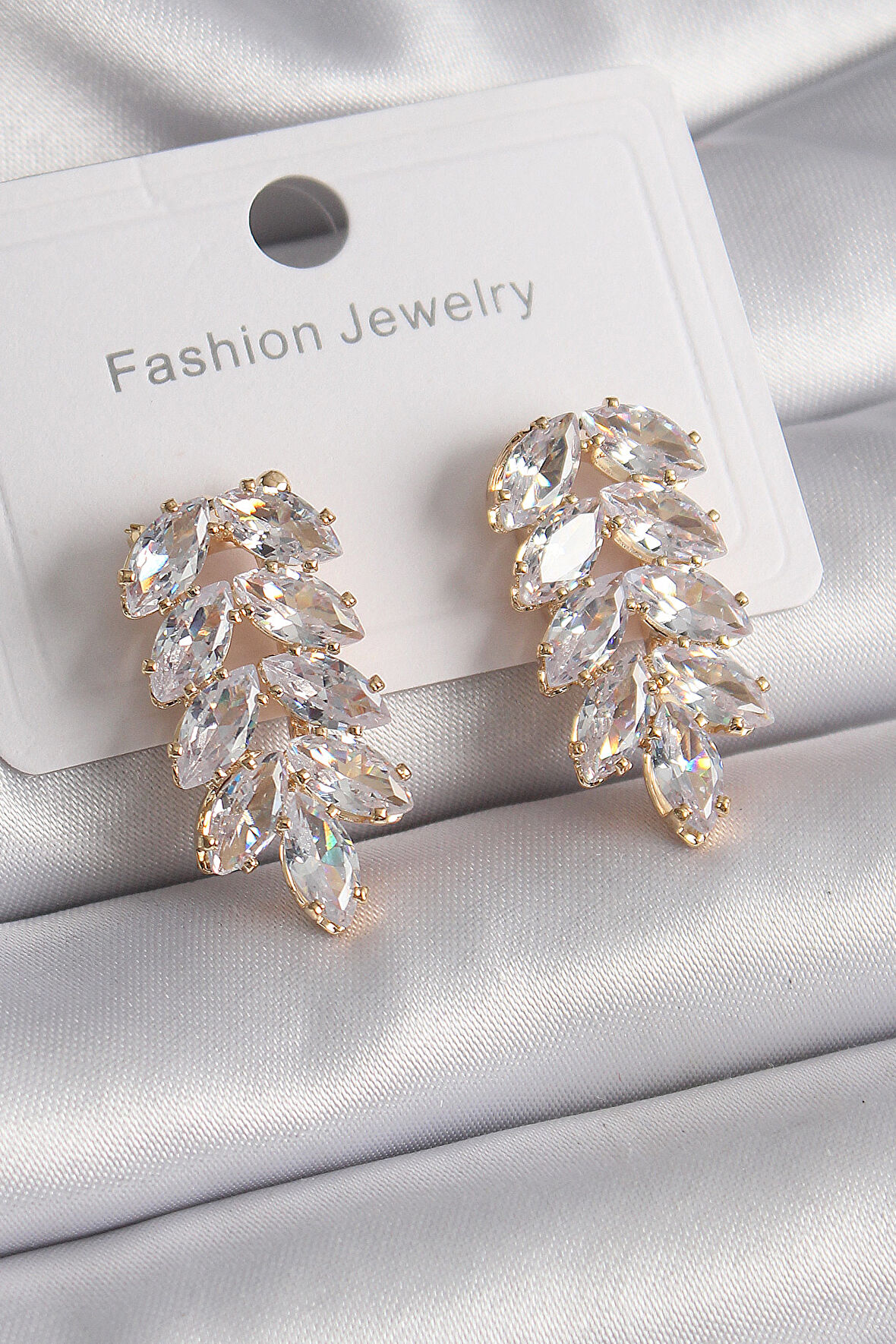 Buyers Butik Pirinç Gold Renk Zirkon Taşlı Yaprak Model Kadın Küpe