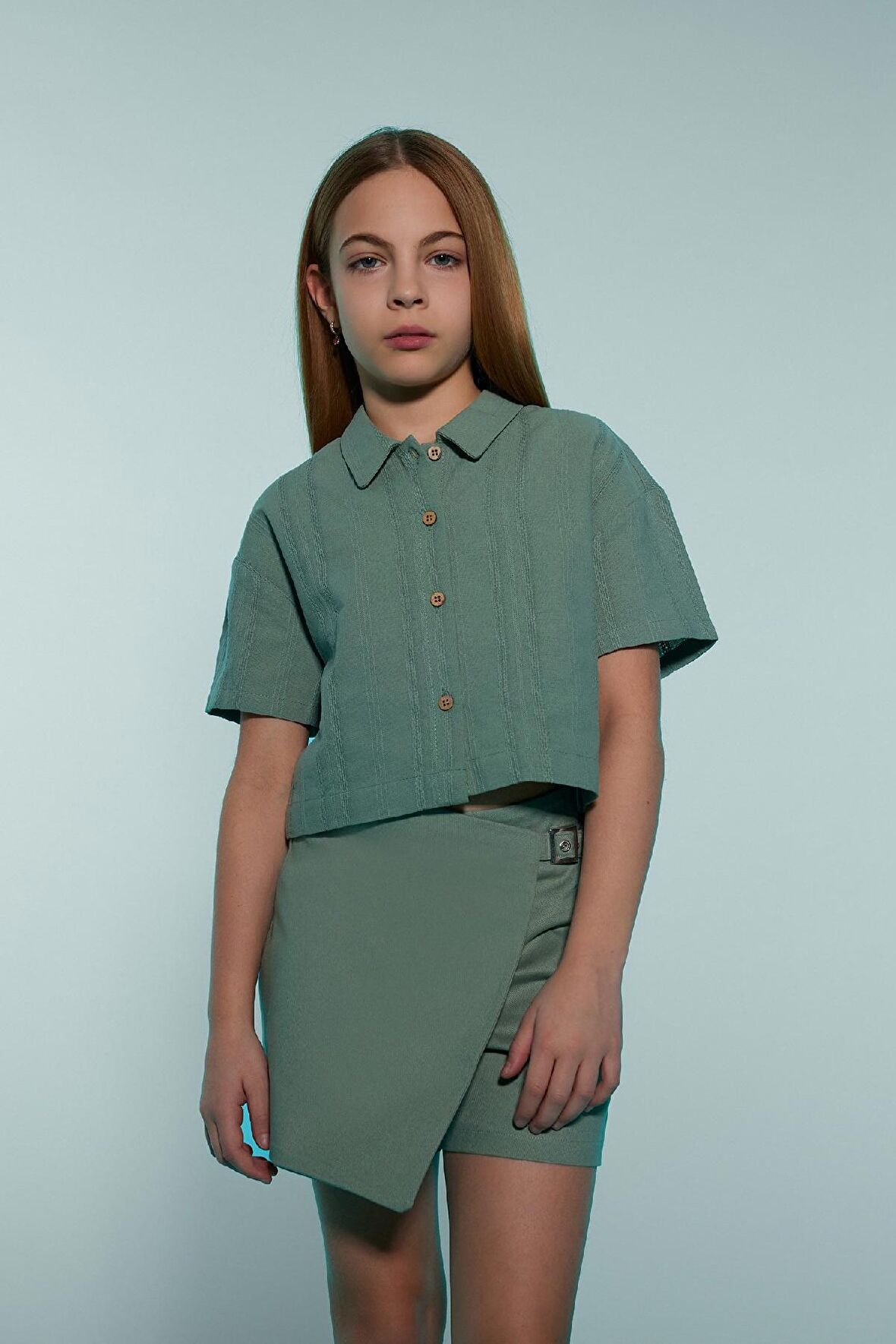 DeFacto Kız Çocuk Cropped Fit Keten Kısa Kollu Gömlek D9143A825SMGN1107