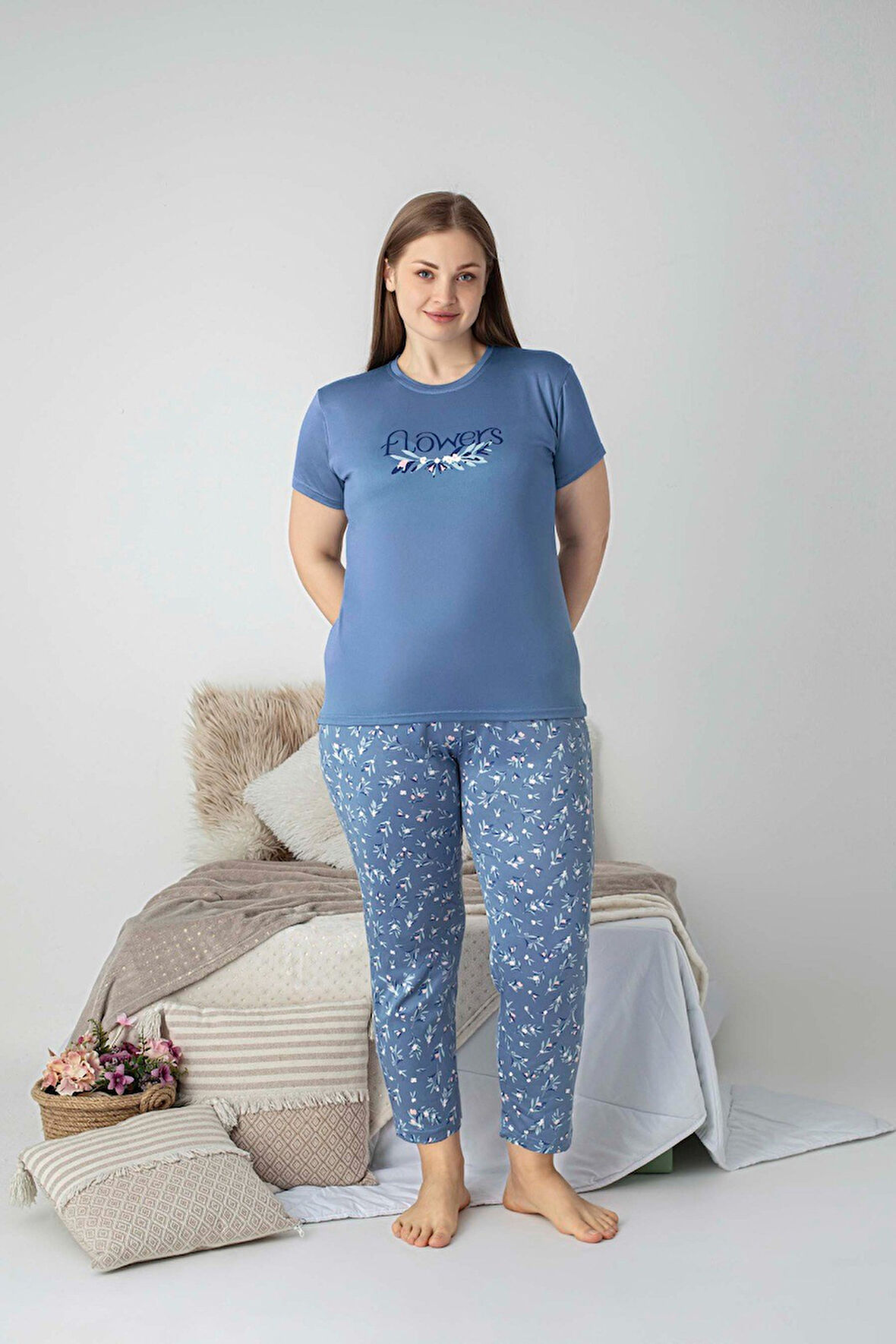 Kadın Bisiklet Yaka Düğmesiz Battal Kesim Viskon Yazlık Kısa Kol Büyük Beden Pijama Takımı