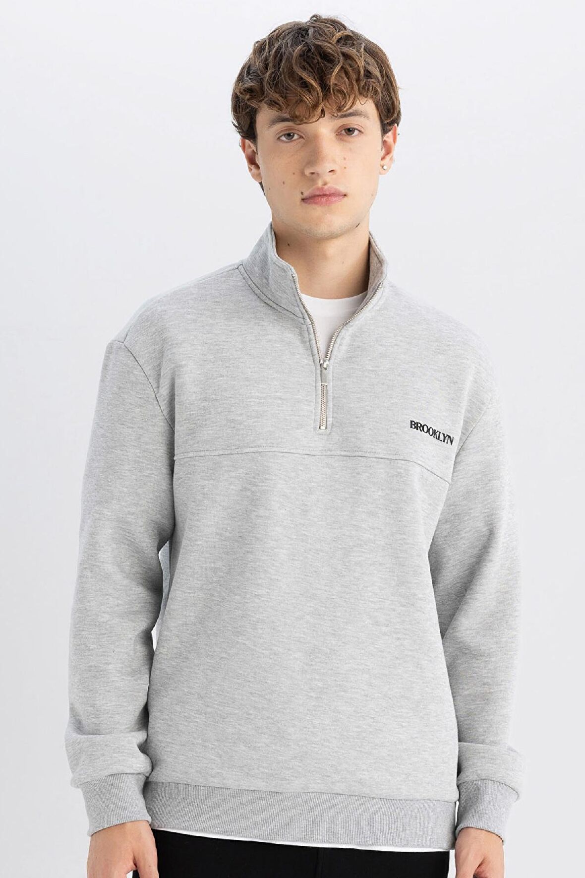 DeFacto Relax Fit Fermuarlı Dik Yaka Baskılı Kalın Sweatshirt D2165AX24AUGR93