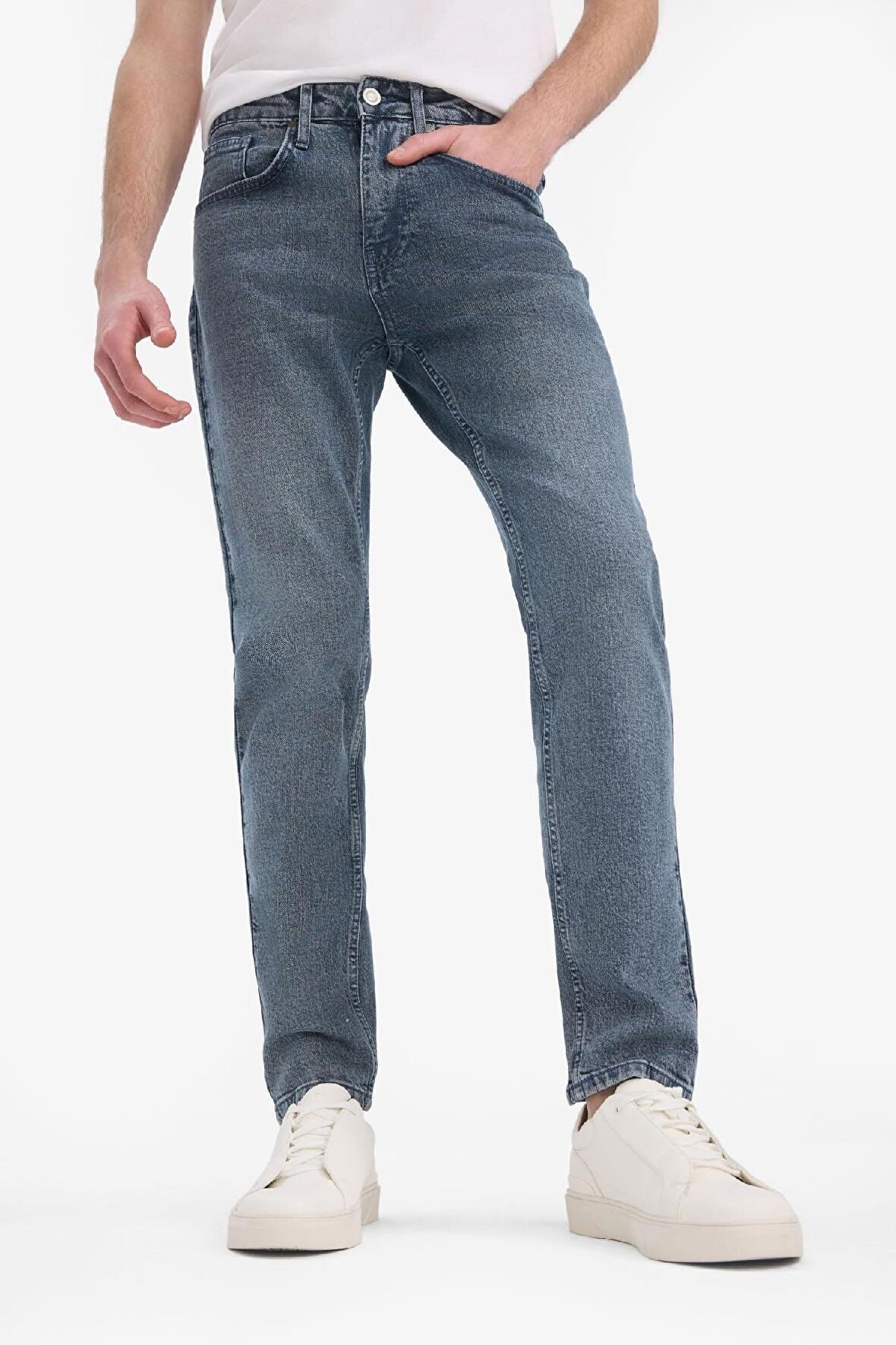 DeFacto Slim Tapered Fit Dar Kalıp Normal Bel Daralan Paça Jean Pantolon E7035AX25SPNM84