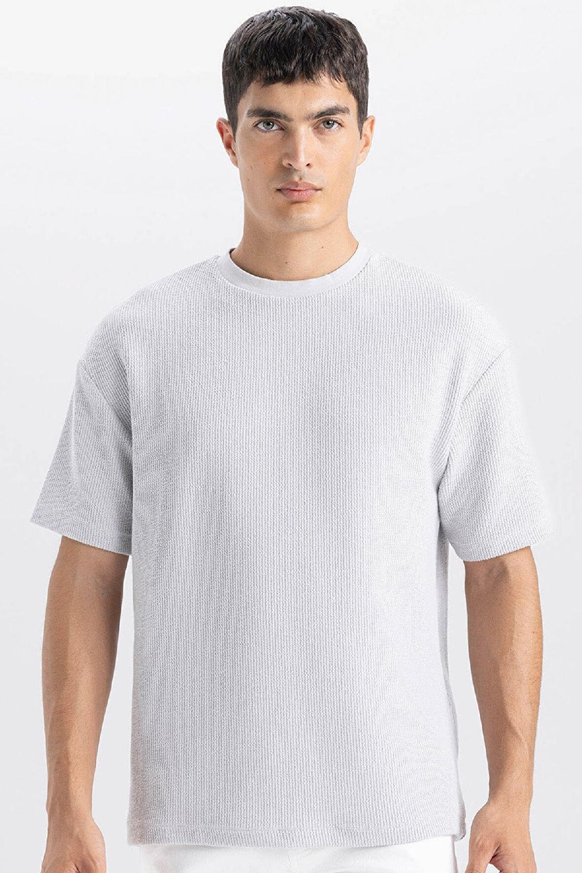 DeFacto Boxy Fit Bisiklet Yaka Kısa Kollu Tişört C8724AX24AUGR184