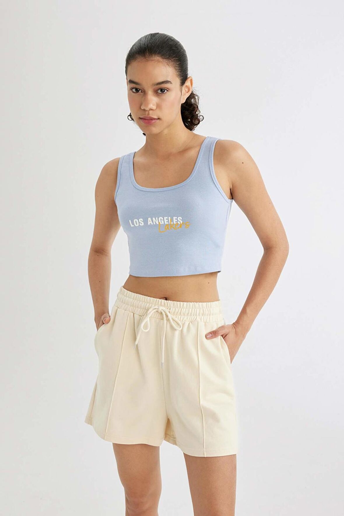 DeFactoFit NBA Los Angeles Lakers Cropped Fit Bisiklet Yaka Ribana Atlet C4914AX24SMBE571