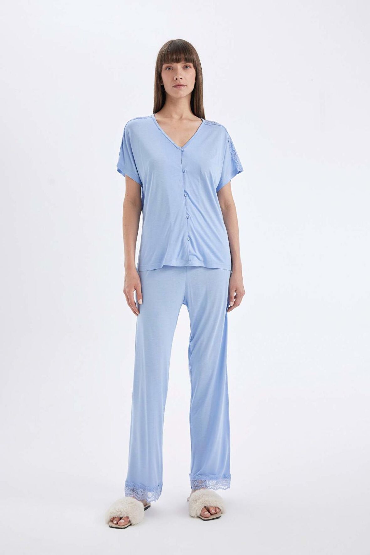 DeFacto Fall in Love Pijama Takım V Yaka Düğmeli Kısa Kollu Üst Beli Lastikli Alt D3182AX24AUBE553