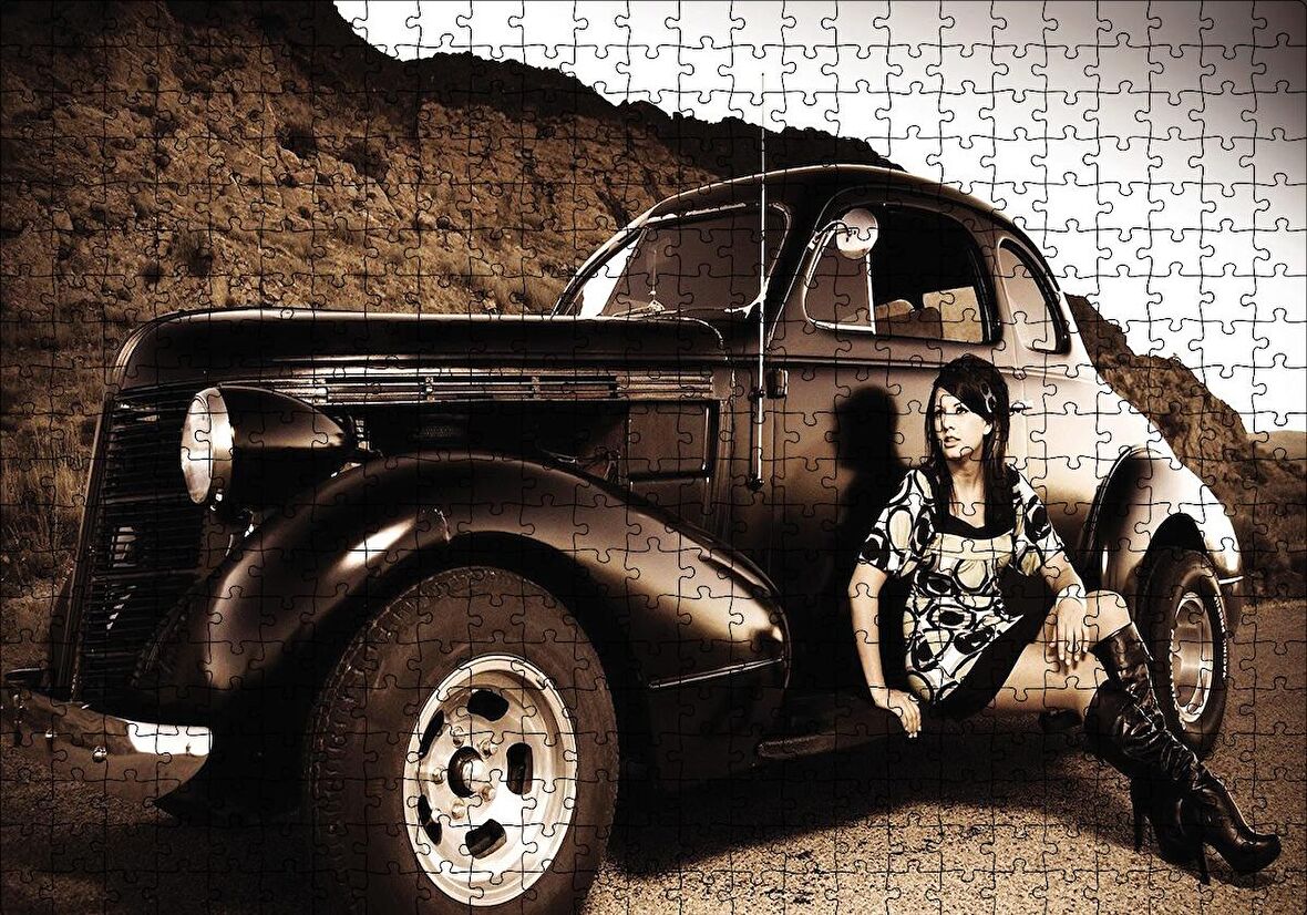 Cakapuzzle  Eski Model Araba ile Kız Puzzle Yapboz MDF Ahşap
