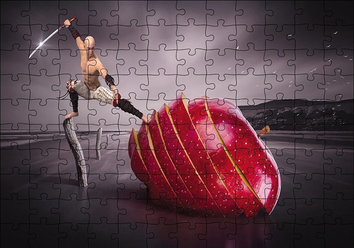 Cakapuzzle  Samuray Dilimlenmiş Kırmızı Elma Fantezi Puzzle Yapboz MDF Ahşap