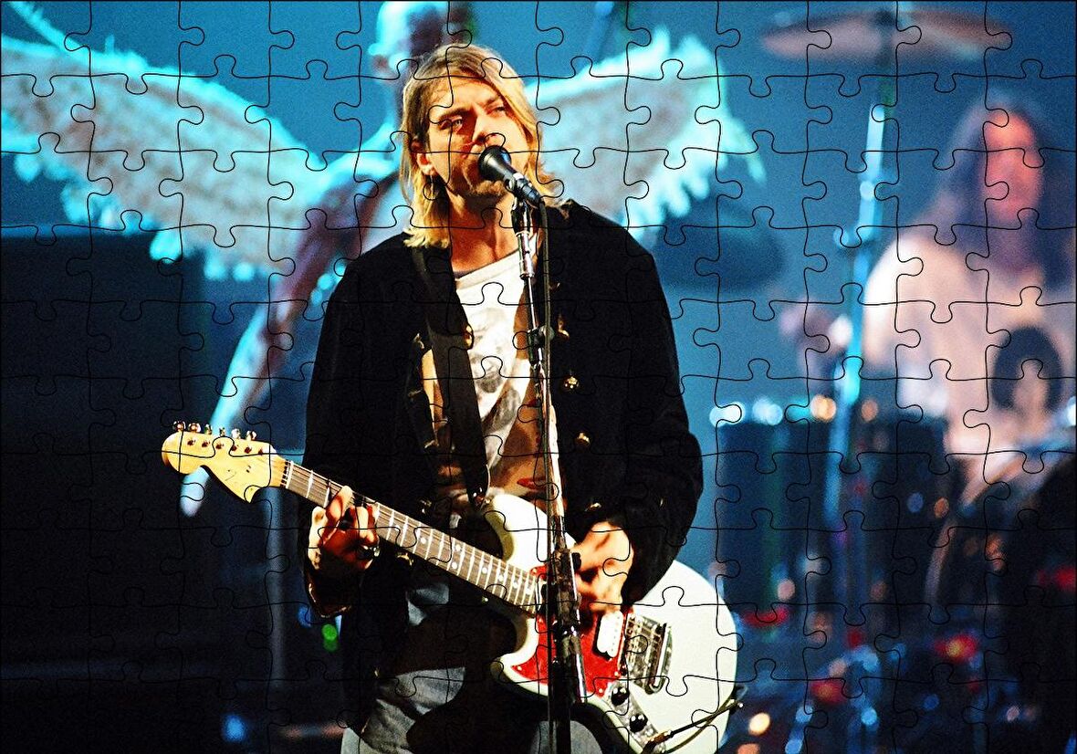 Cakapuzzle  Kurt Cobain Sahnede Şarkılarıyla Puzzle Yapboz MDF Ahşap
