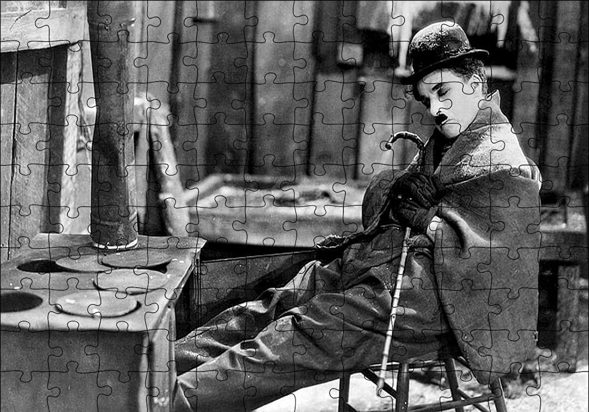Cakapuzzle  Charlie Chaplin Ayakları Soba İçinde Uyuyor Puzzle Yapboz MDF Ahşap