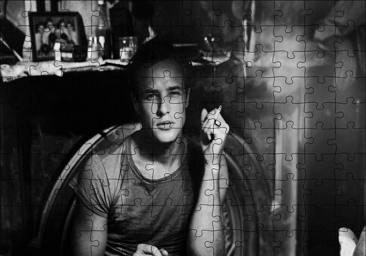 Cakapuzzle  Marlon Brando Genç Sigara İçen Pozu Puzzle Yapboz MDF Ahşap