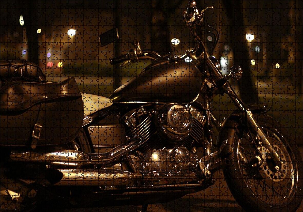 Cakapuzzle  Gece Işıkları Altında Siyah Chopper Motorsiklet Puzzle Yapboz MDF Ahşap
