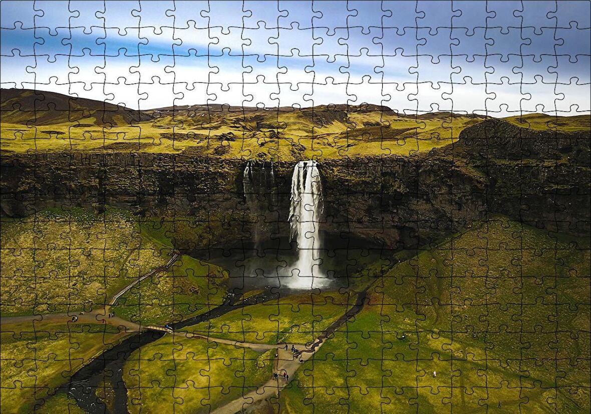 Cakapuzzle  Dev Şelale ve Yemyeşil Çevre Puzzle Yapboz MDF Ahşap