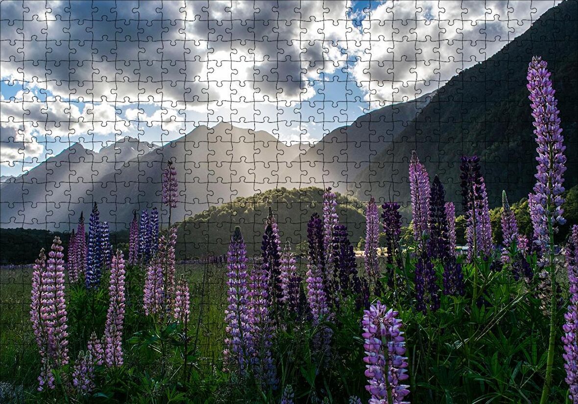 Cakapuzzle  Sümbüller Çayırlar Dağlar ve Bulutlar Puzzle Yapboz MDF Ahşap