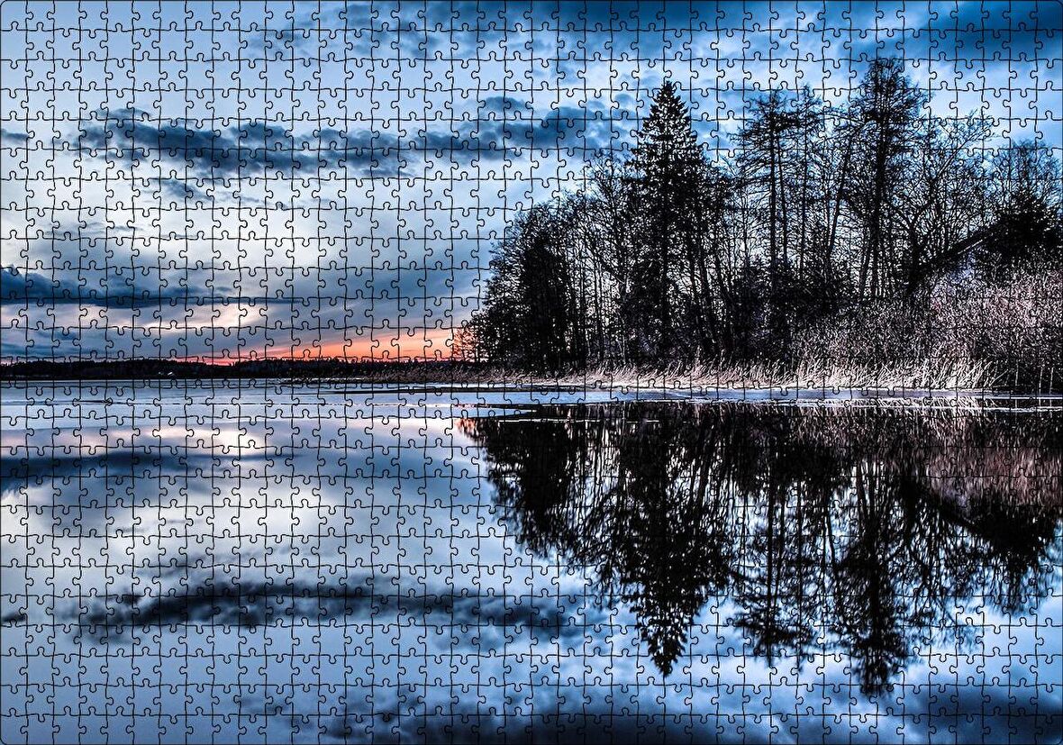 Cakapuzzle  Kıpırtısız Göl Ağaçlar ve Bulutlu Gökler Puzzle Yapboz MDF Ahşap
