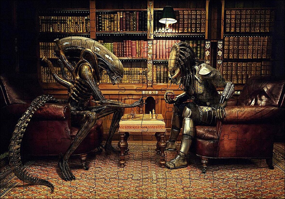 Cakapuzzle  Satranç Oynayan Alien ve Avcı Puzzle Yapboz MDF Ahşap