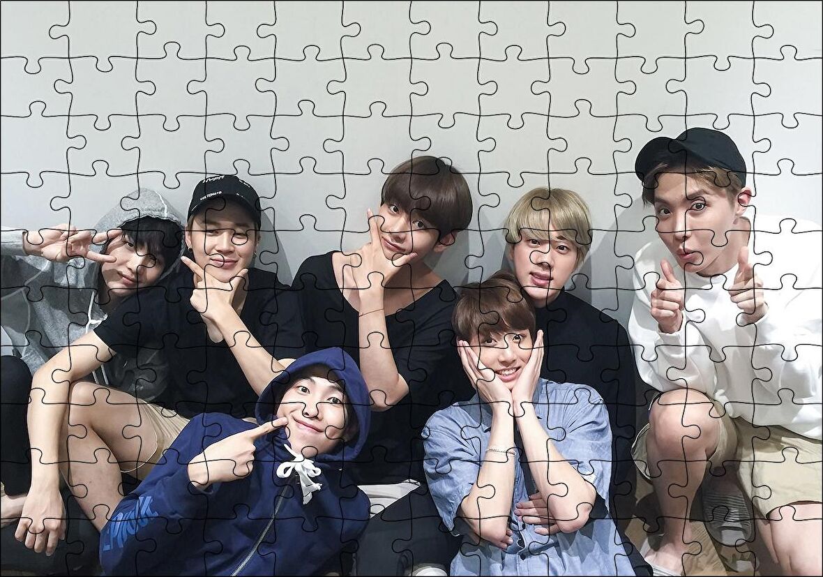 Cakapuzzle  BTS Koreli Gençler Mutlu Yüzleri Puzzle Yapboz MDF Ahşap