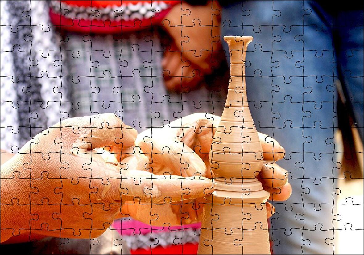 Cakapuzzle  Toprak Çömlek Yapan Eller Puzzle Yapboz MDF Ahşap