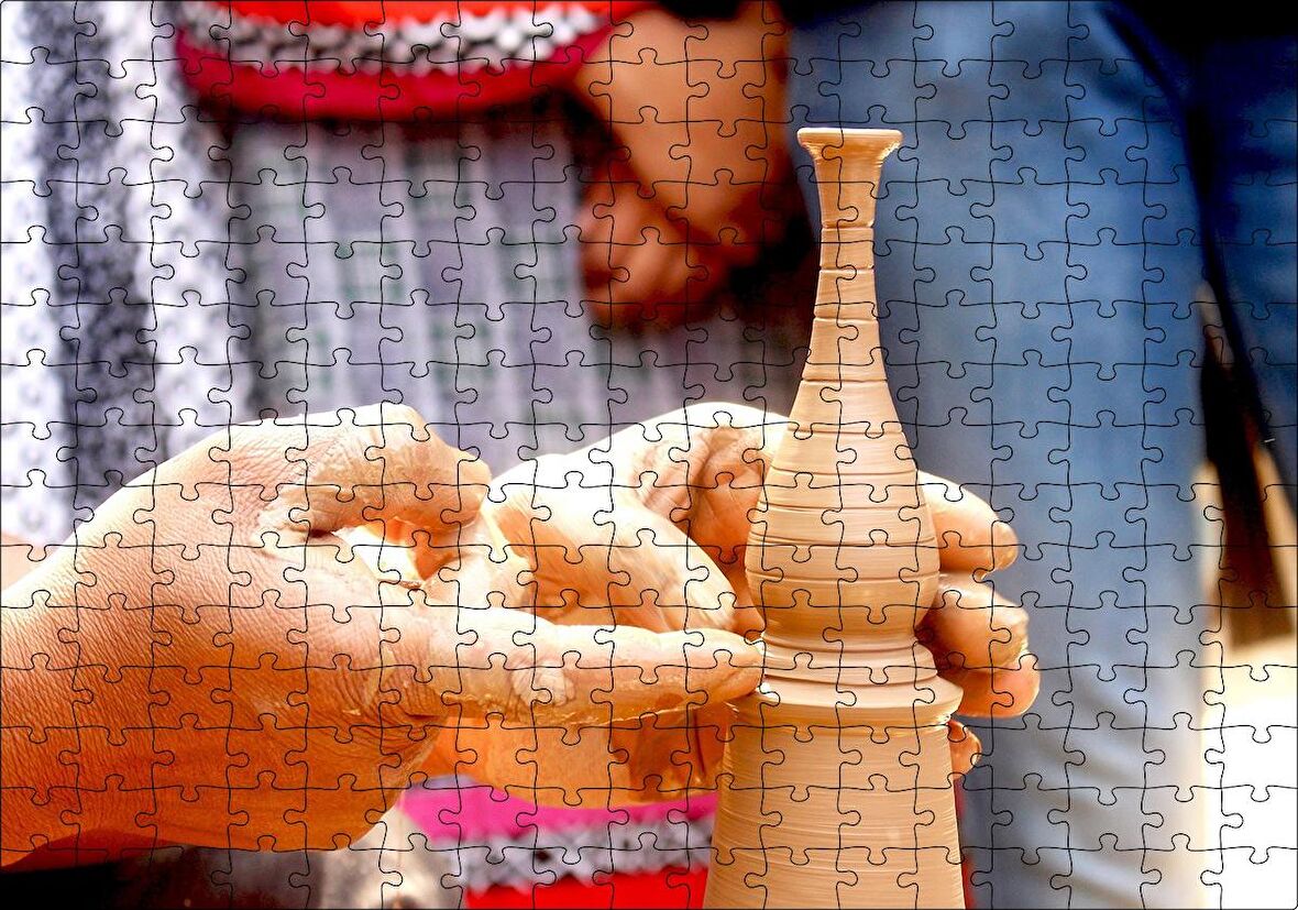 Cakapuzzle  Toprak Çömlek Yapan Eller Puzzle Yapboz MDF Ahşap