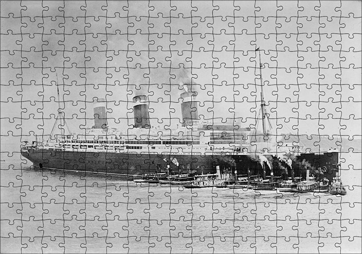 Cakapuzzle Titanik ve Kılavuz Gemileri Siyah Beyaz Puzzle Yapboz MDF Ahşap