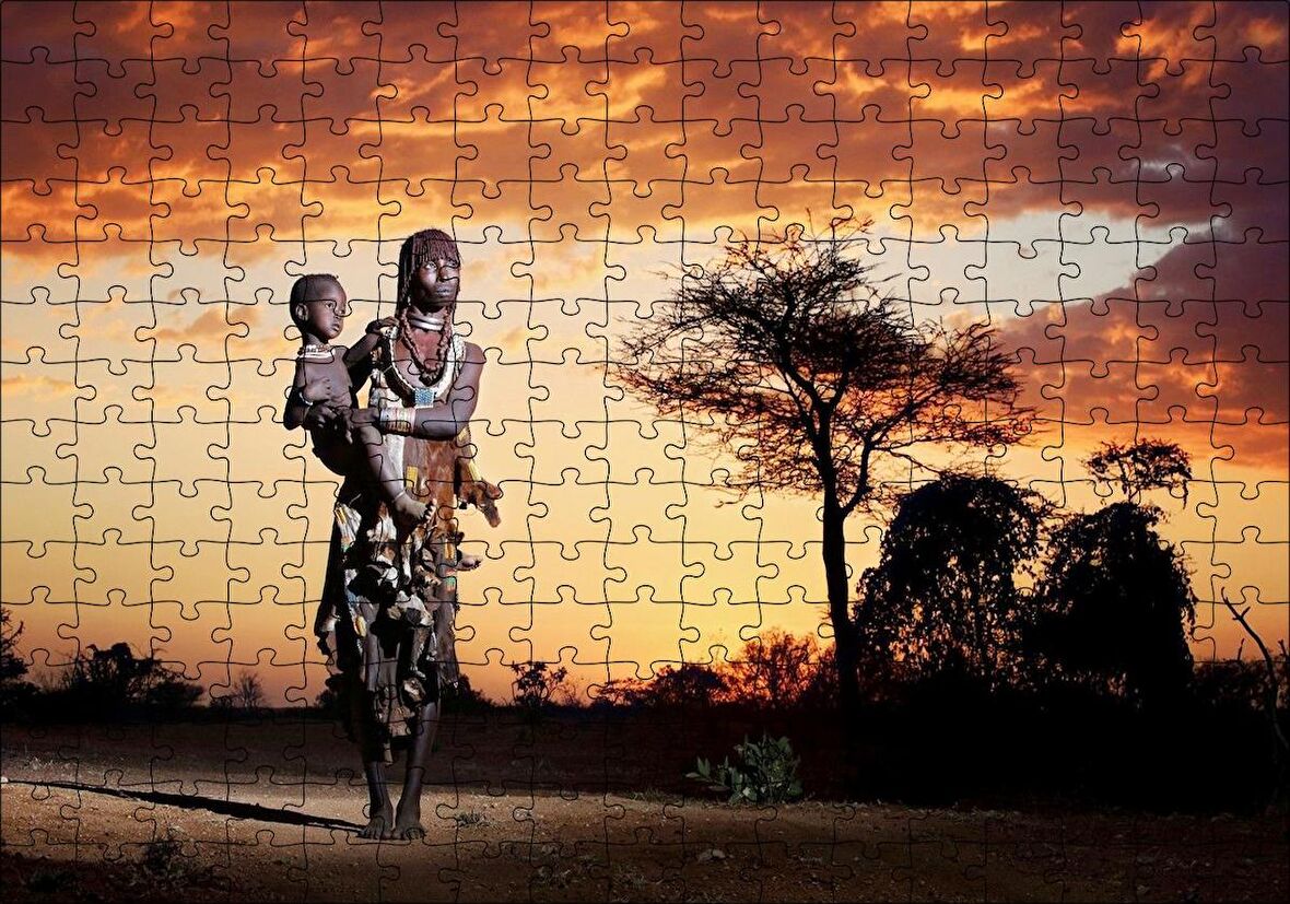 Cakapuzzle Günbatımında Bulutlar ve Çocuğuyla Bir Afrika Kadını Puzzle Yapboz MDF Ahşap