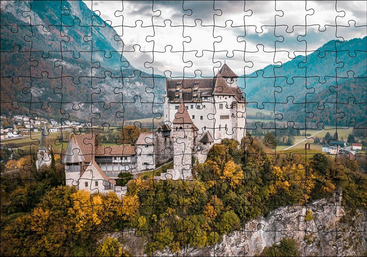 Cakapuzzle Avrupa Kasabasında Korunaklı Kale ve Dağlar Puzzle Yapboz MDF Ahşap