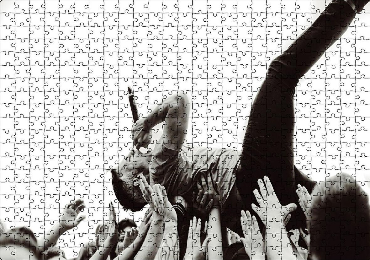Cakapuzzle Rock Solisti Eller Üzerinde Siyah Beyaz Puzzle Yapboz MDF Ahşap