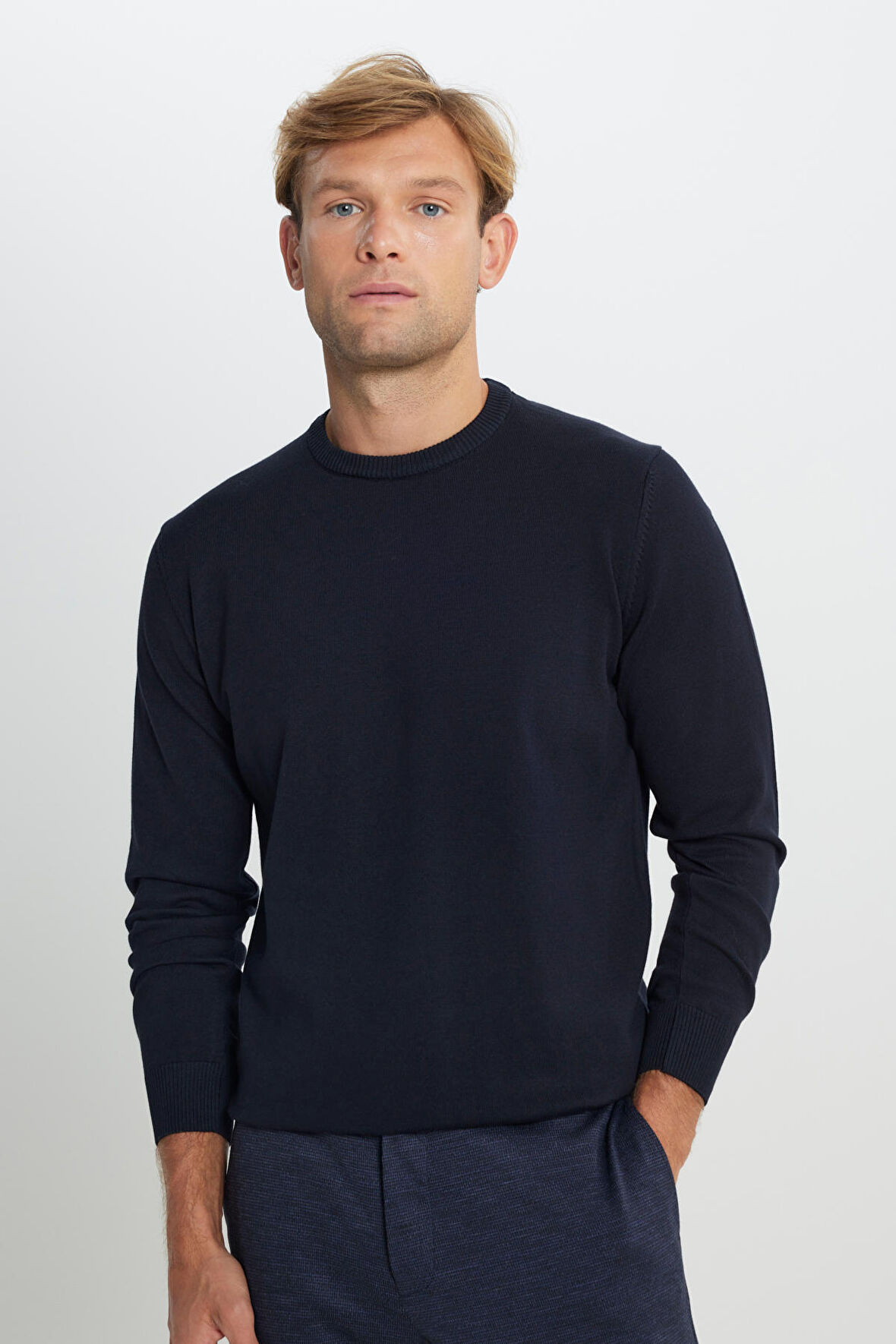 Pamuklu Standart Fit Normal Kesim Bisiklet Yaka Triko Kazak