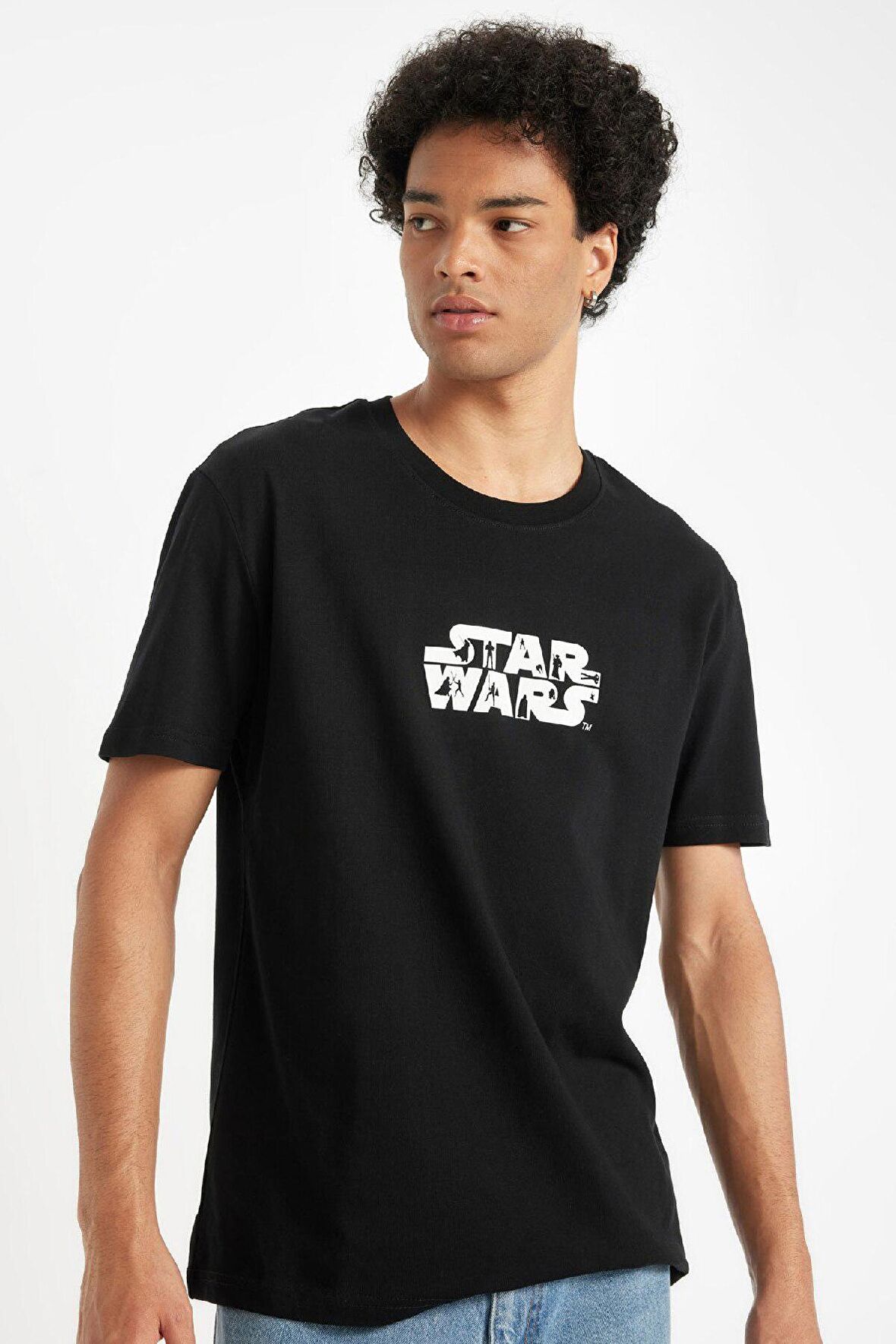 DeFacto %100 Pamuk Star Wars Regular Fit Bisiklet Yaka Kısa Kollu Tişört C6523AX24AUBK81