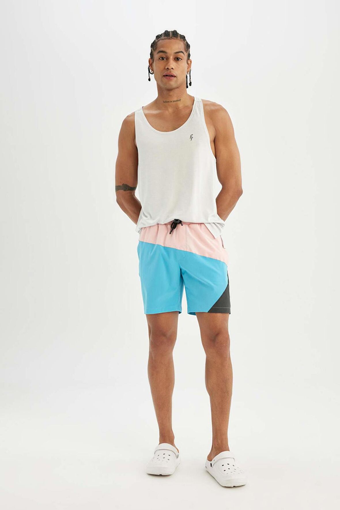 DeFactoFit Regular Fit Baskılı Esnek Dokulu Sporcu Kısa Boy Deniz Şortu B5999AX24HSTR231