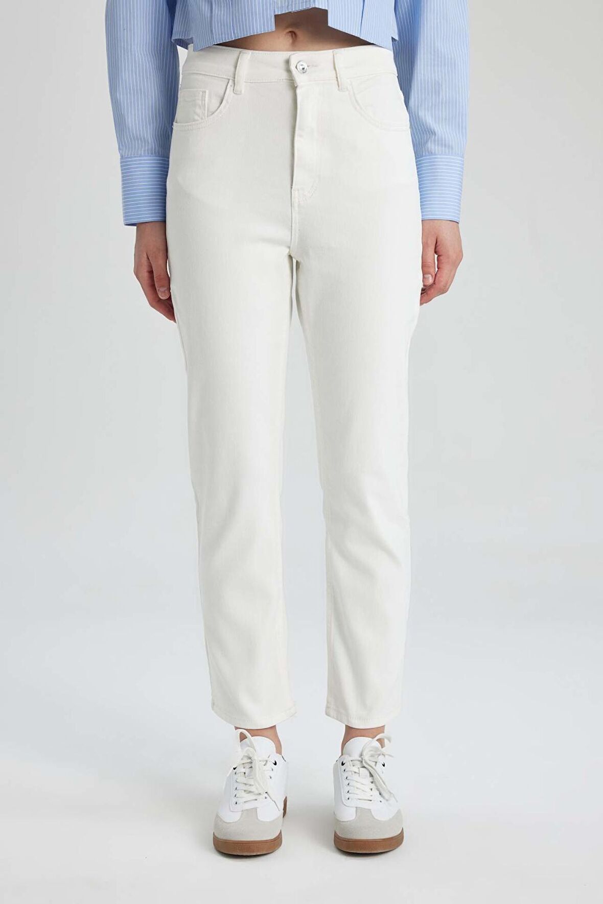 DeFacto Mary Vintage Straight Fit Yüksek Bel Bilek Boy Beyaz Jean Pantolon C1318AX24SMWT1