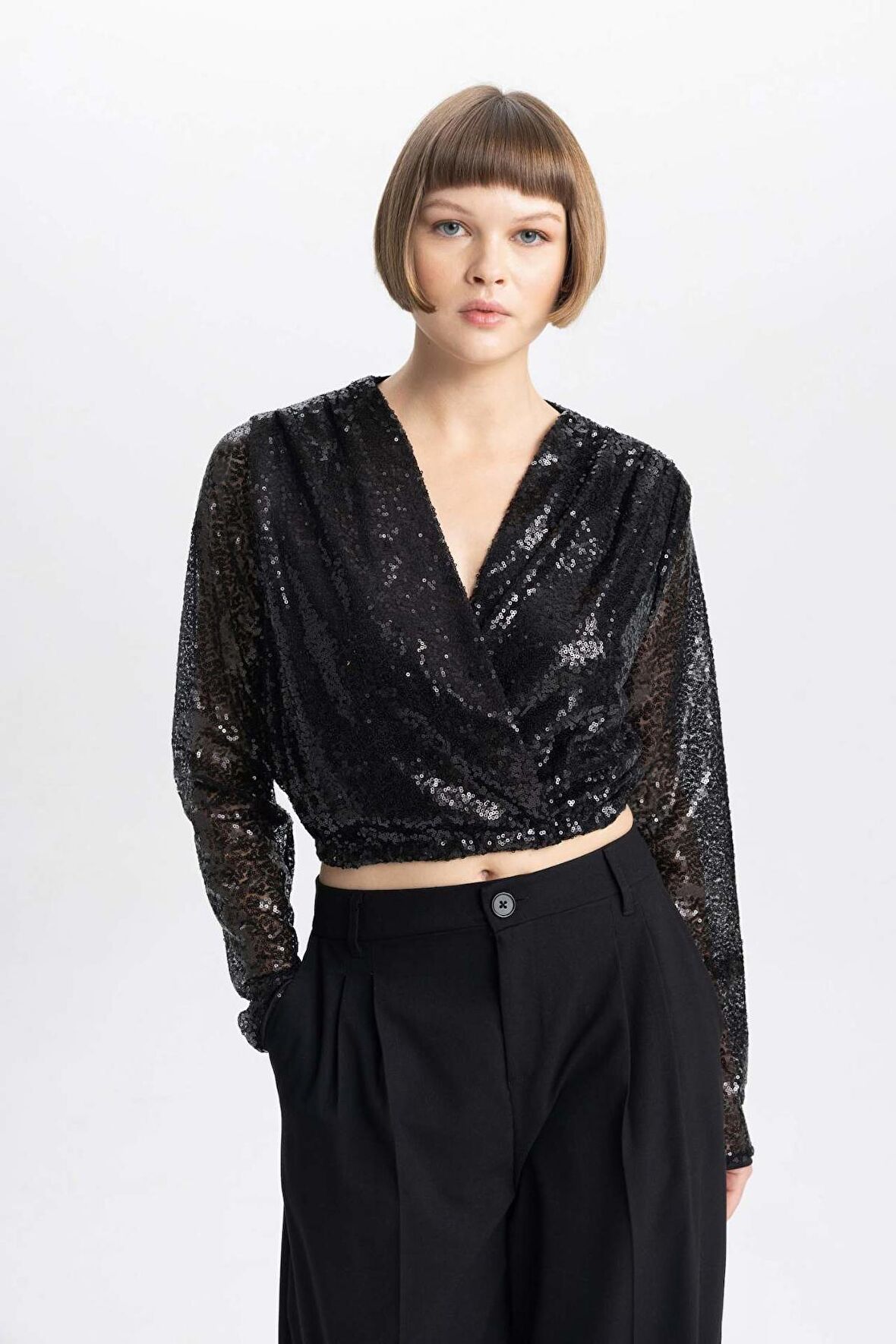 DeFacto Crop Wrap Yaka Payetli Uzun Kollu Bluz B6657AX23WNBK81