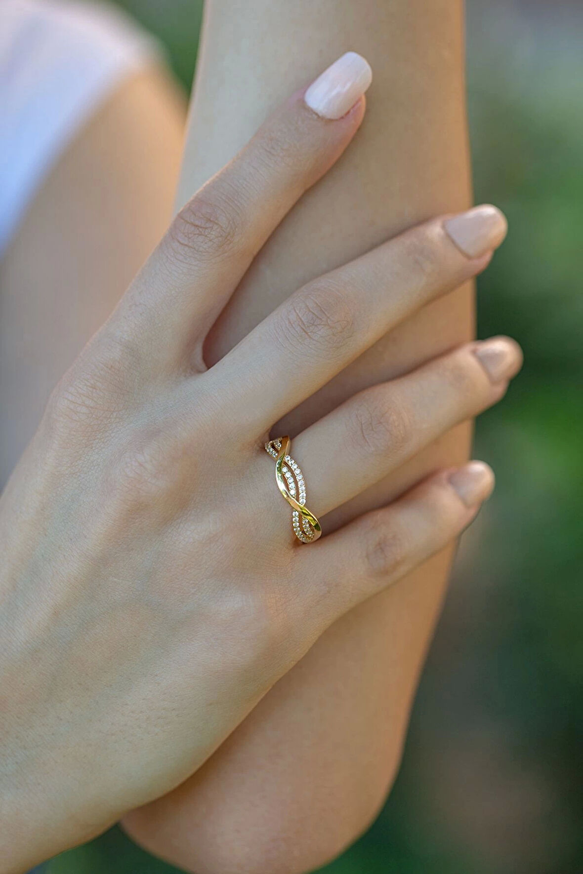 Çıtır Taşlı Altın Yüzük