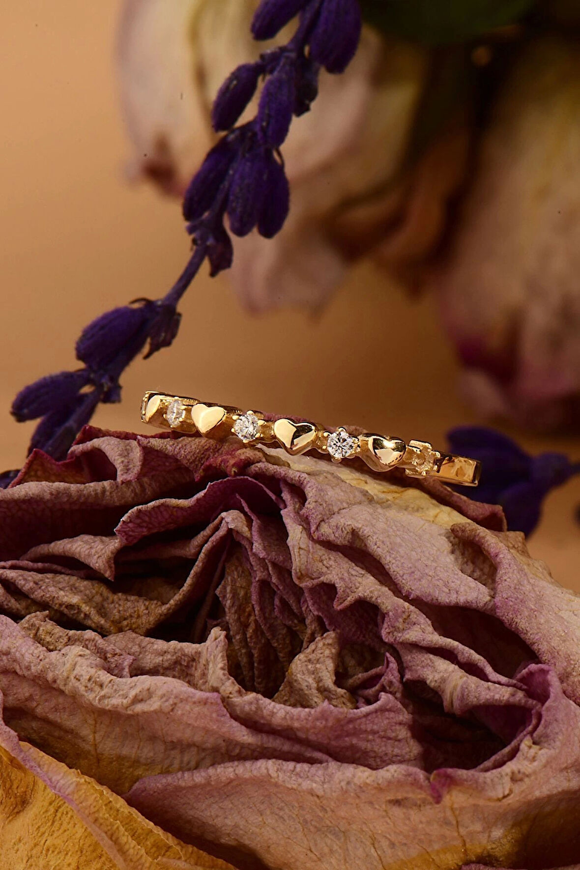 Kalpli Minimal Altın Yüzük