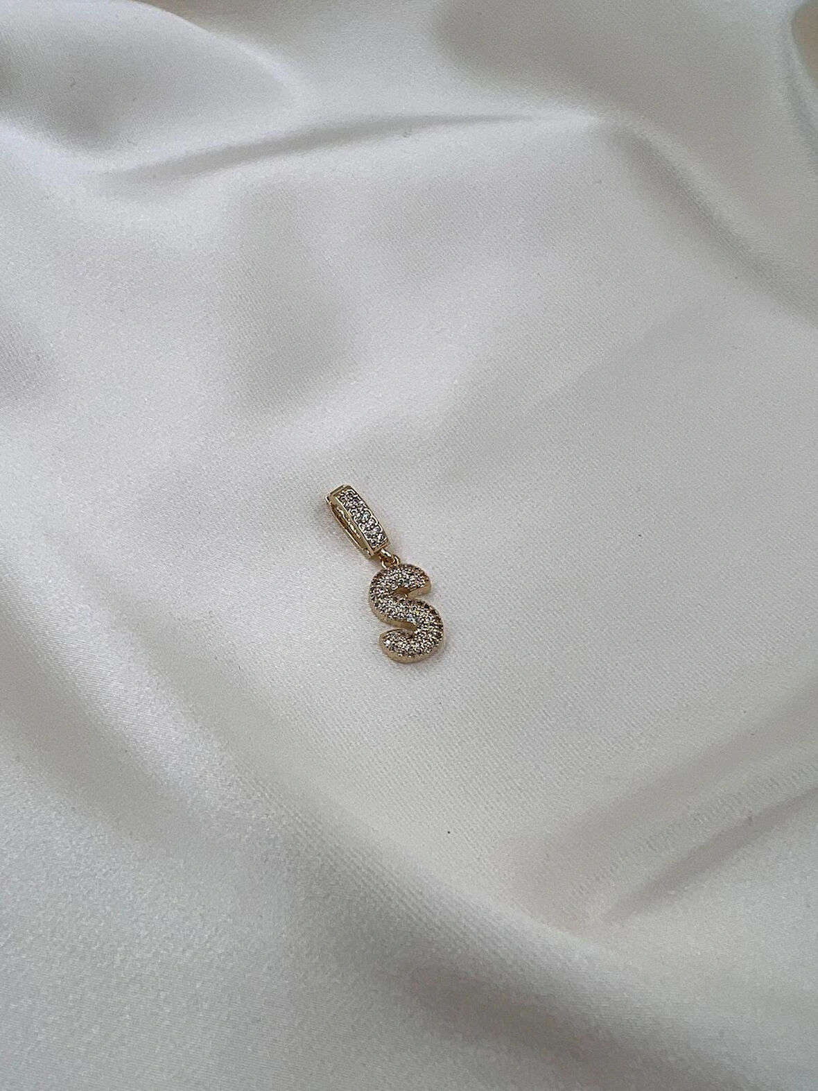 MİNİMAL S HARF AJDA CHARM VEYA KOLYE UCU  