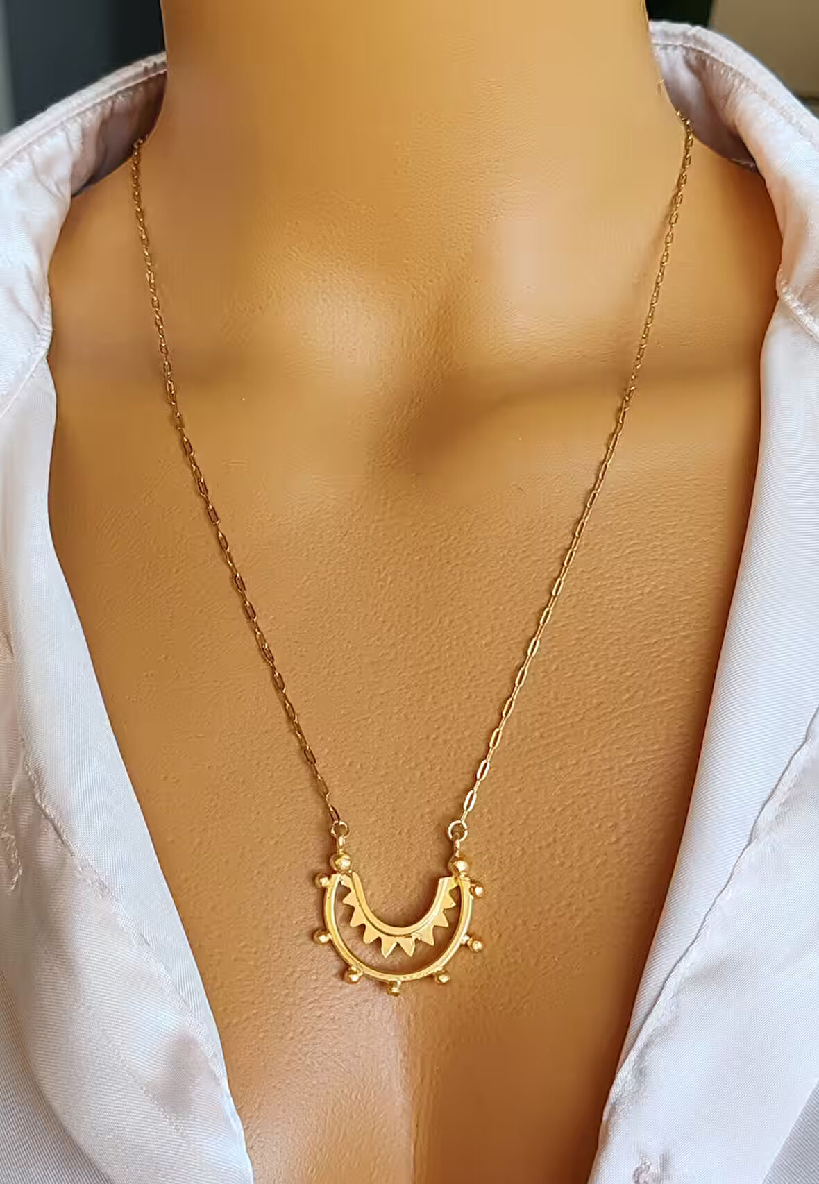 Doğan Güneş Figürlü Çelik Kadın Kolye