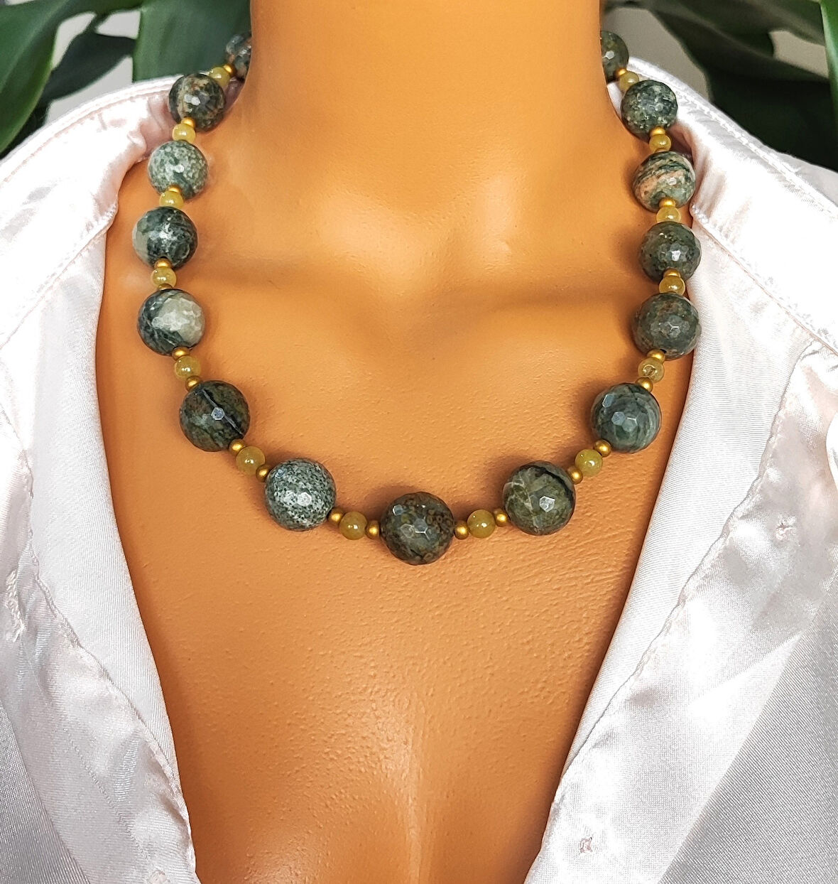 Akik Doğal Taş ve Ceyt Doğal Taşlı Kadın Kolye