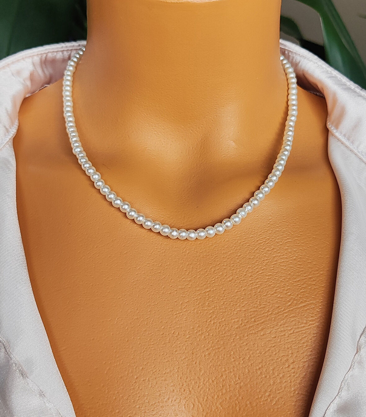 Krem Rengi Yuvarlak İnci Kadın Kolye