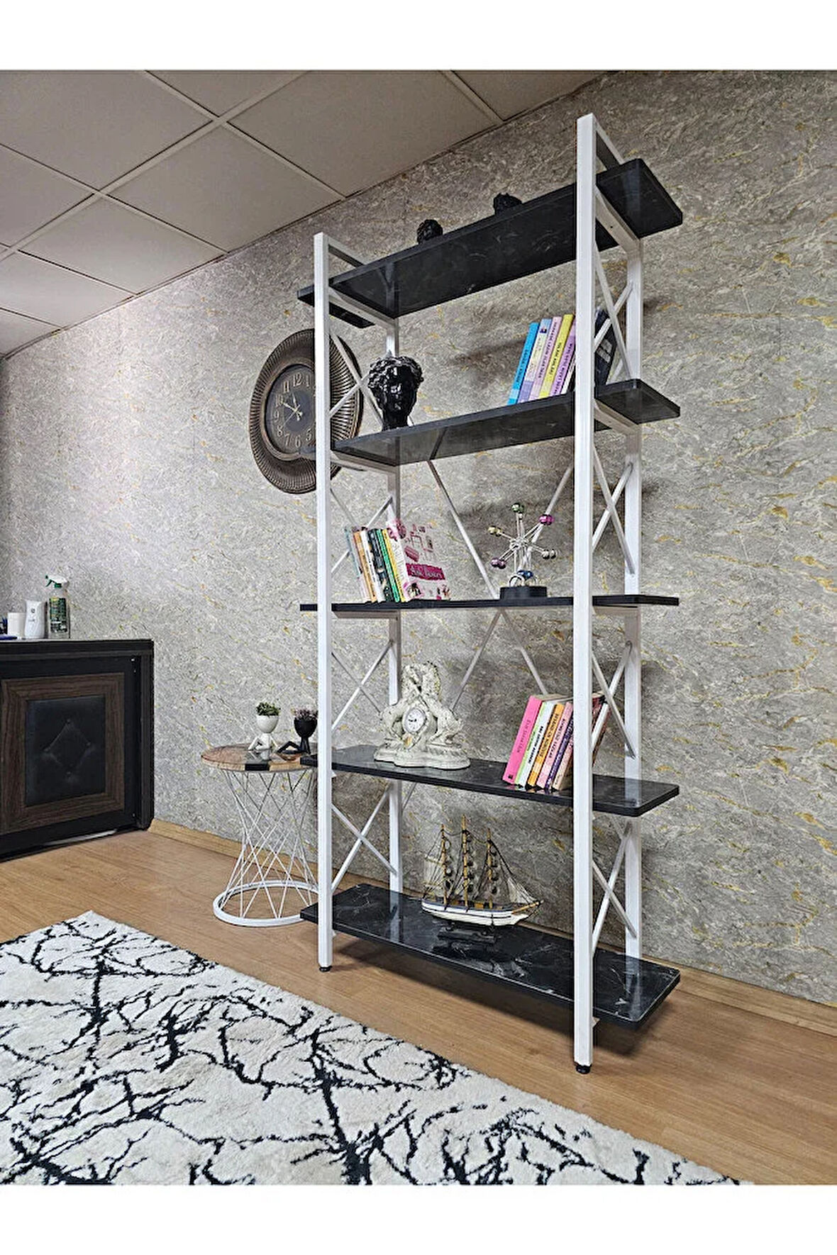 Çıkıntılı Beyaz Boyalı Kitaplık - 5 Raflı Suntalem Lüks Kitaplık Siyah Mermer